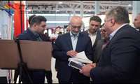 بازدید مهندس موثقی نیا رئیس هیات عامل ایمیدرو از غرفه منطقه ویژه اقتصادی پارسیان